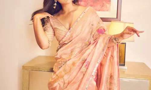 Samyuktha Style Is Of Fire Work