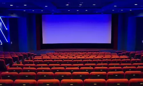 డిమాండ్ ఎక్కువ, స్క్రీన్లు తక్కువ.. అనుకున్నట్లే మళ్లీ..