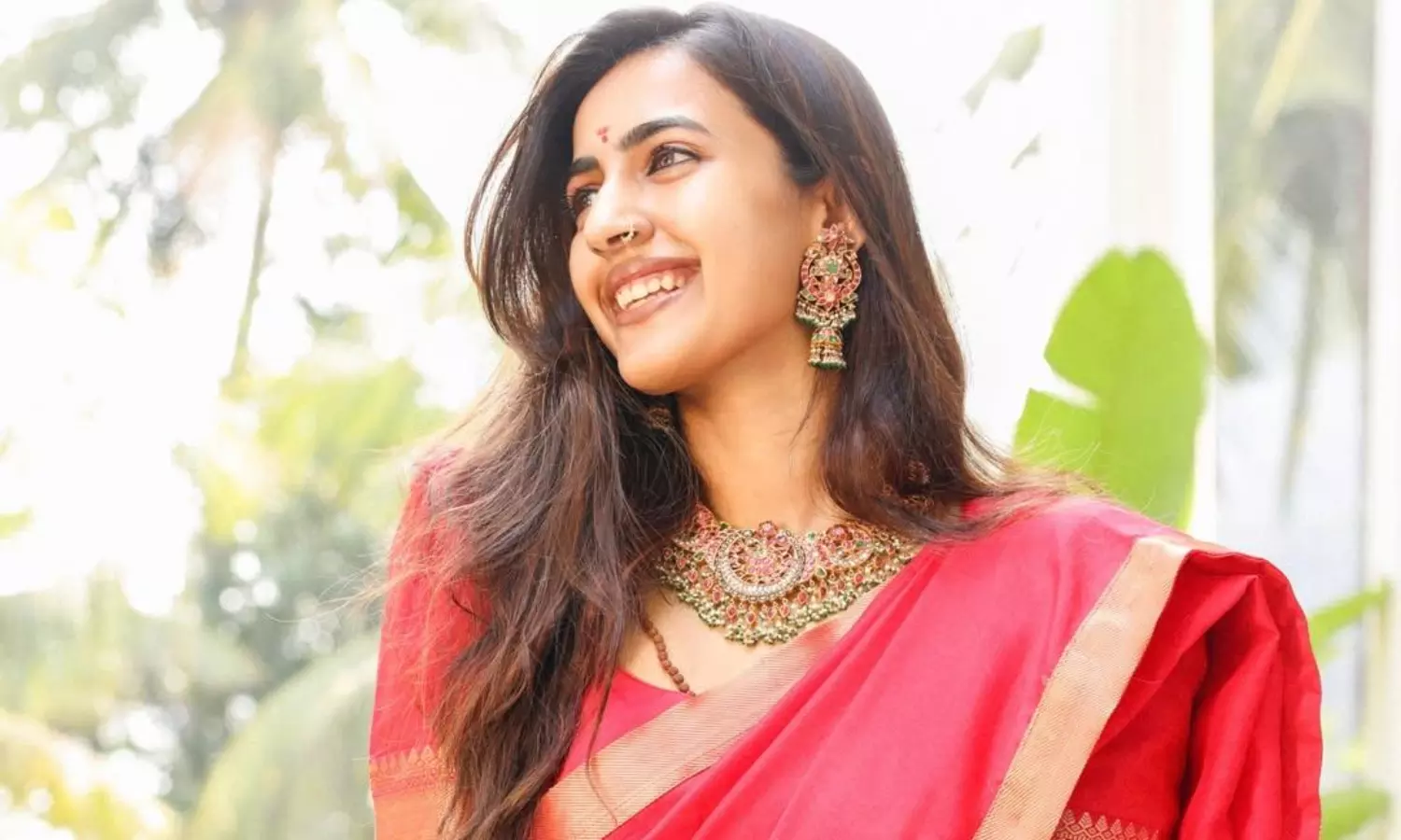 గమనించే లోగా.. గమనించే రాగాన.. కవిత్వం వల్లిస్తున్న మెగా డాటర్..