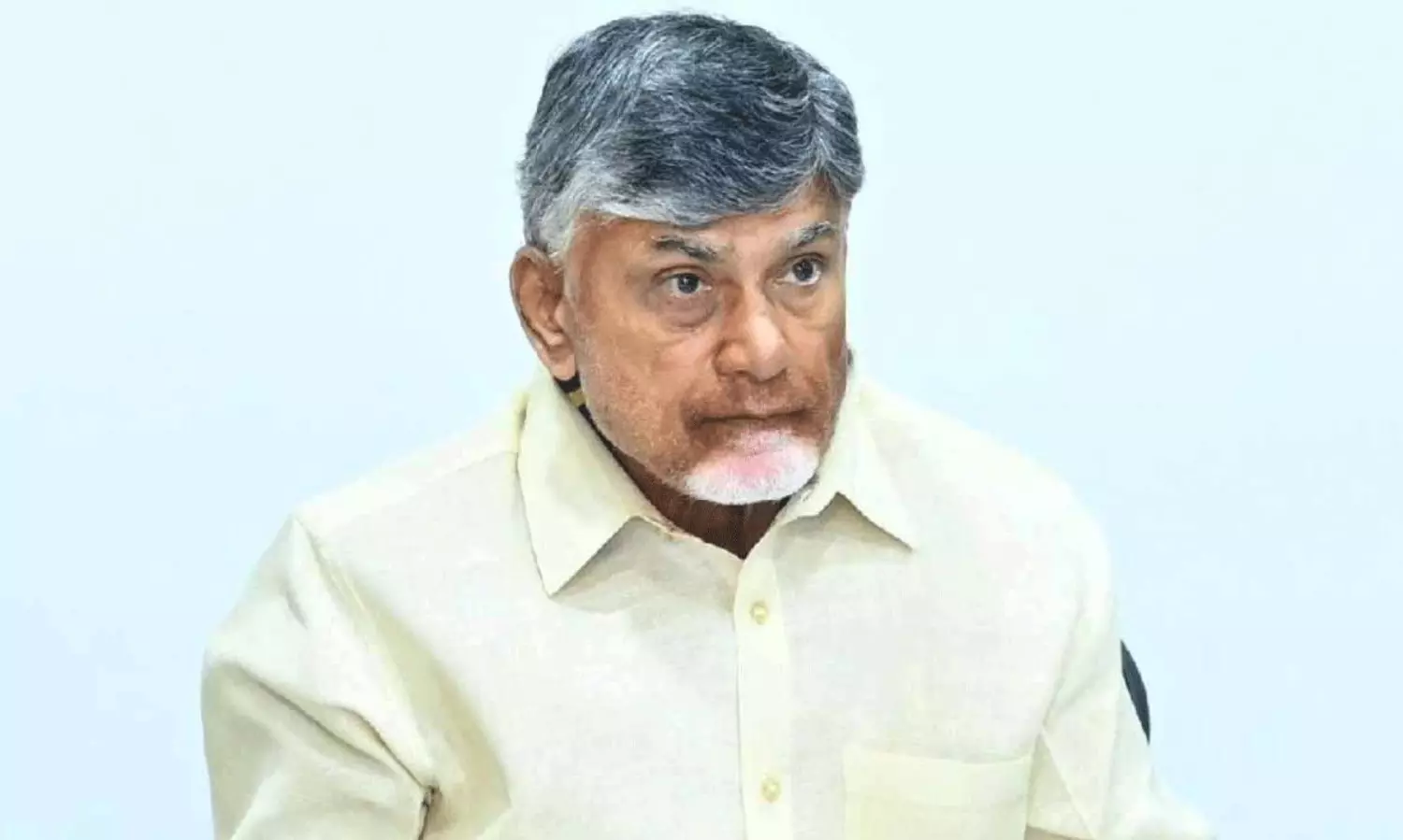 రూములు లేవు...షేర్ చేసుకోవడమే...పండుగ బ్యూటీ !
