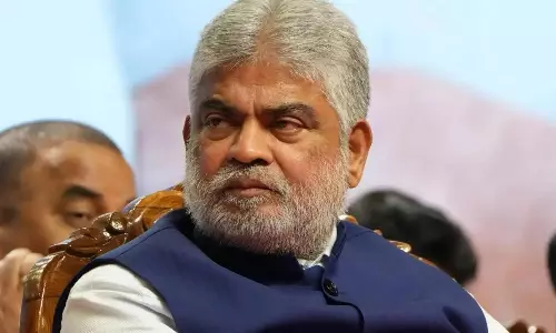 ఆ ఇద్ద‌రు బీఆర్ఎస్ ఎమ్మెల్యేలే..తేల్చిన తెలంగాణ స్పీక‌ర్..త‌ర్వాత‌?