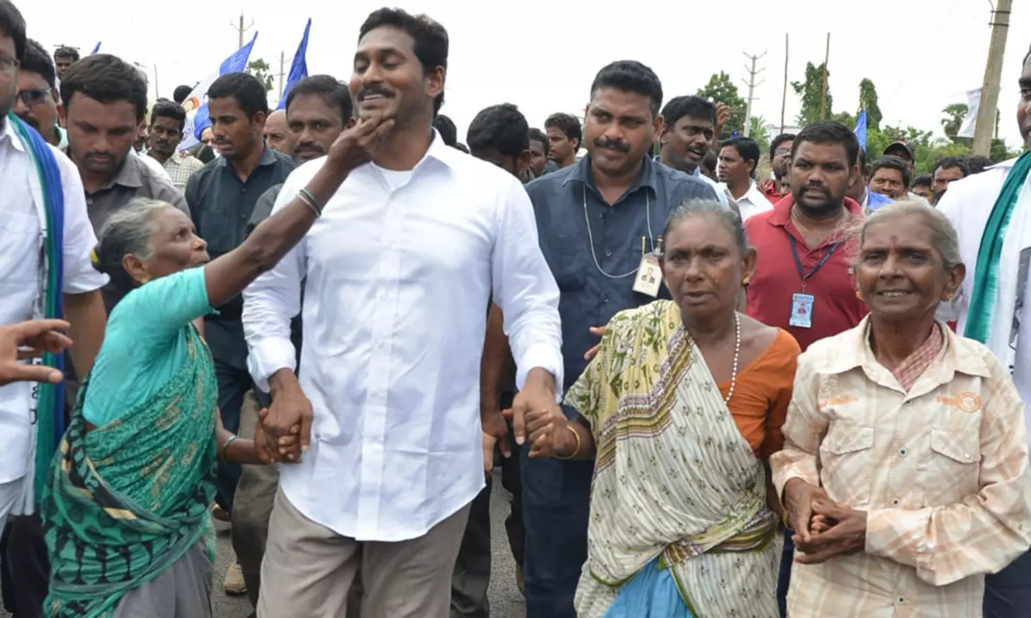 పాద‌యాత్ర‌కు జ‌గ‌న్ రెడీ.. ప్ర‌జ‌లు సిద్ధ‌మా.. !