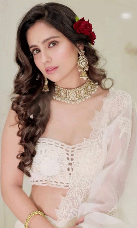 Rose Sardana’s Timeless Elegance in Ethnic Glam