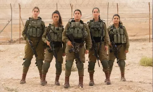 ఇజ్రాయెల్ ఆర్మీలో అందమైన భామల కథేంటి?