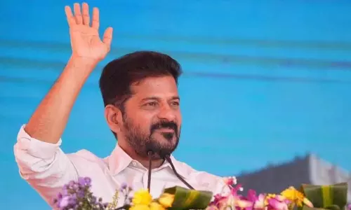 మోడీని ఎందుకు కలుస్తున్నారో చెప్పిన సీఎం రేవంత్! మోడీని ఎందుకు కలుస్తున్నారో చెప్పిన సీఎం రేవంత్!