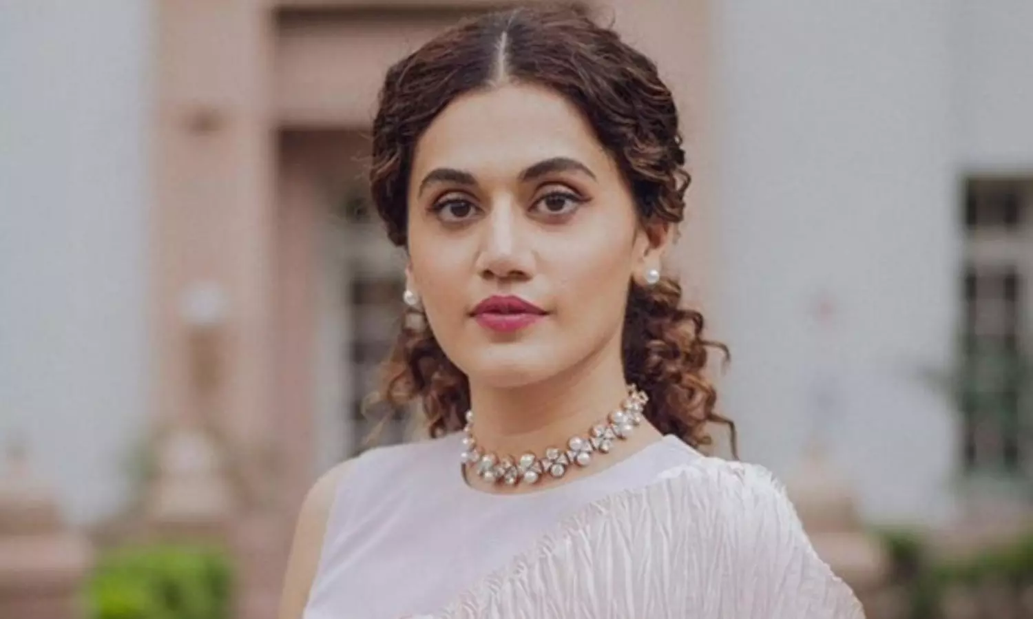 అస‌లైన మ‌హిళామ‌ణిని త‌ట్టి లేపుతోన్న తాప్సీ!