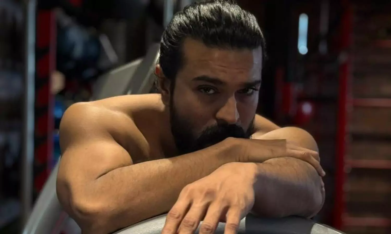 పెద్ది: నెక్స్ట్ లెవల్ ఛాలెంజ్ కోసం చరణ్ రెడీ.. పవర్ఫుల్ కటౌట్!