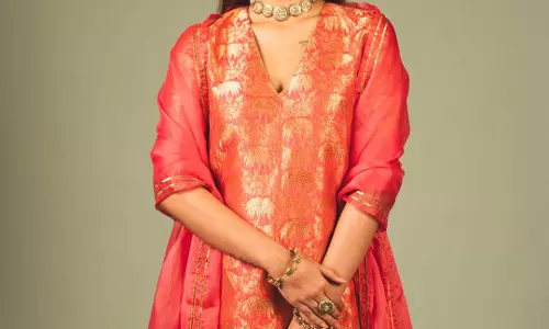 Priya Prakash Varrier’s Traditional Chanderi Look Perfect for Festivals