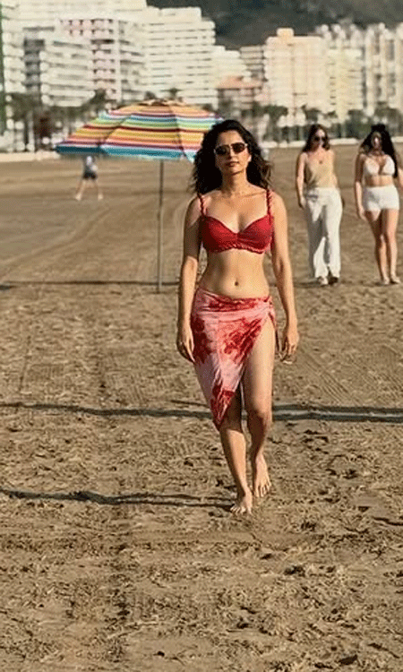 Ashika Ranganath: Effortless Glam with a Star Glow