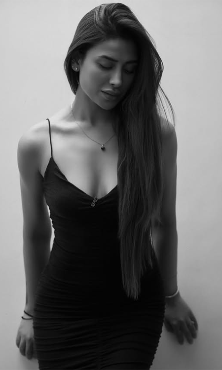 Mahira Sharma: Youthful Charm, Rising Stardom