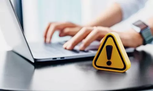 హైదరాబాద్  లో రిటైర్డ్ ఎంప్లాయిస్  కోట్లు పోగుట్టుకుంటున్నారు ఇలా..!