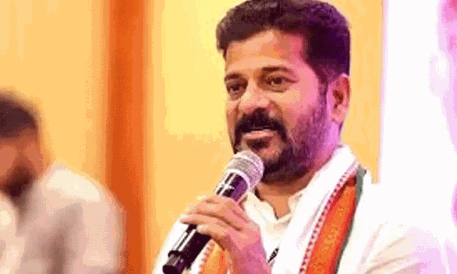 స‌ర్‌పై రేవంత్ రెడ్డి హాట్ కామెంట్లు