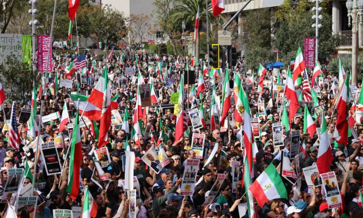 ట్రంప్ మాటల యుద్ధం.. ఇరాన్ ప్రజల ప్రాణసంకటం: నమ్మి నిండా మునిగారా?