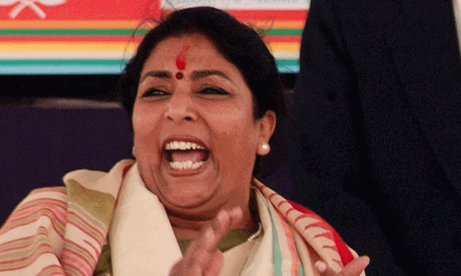 మహిళలు ఏం దుస్తులు వేసుకోవాలో మీరేంటి చెప్పేది.. రేణుకా చౌదరి సీరియస్