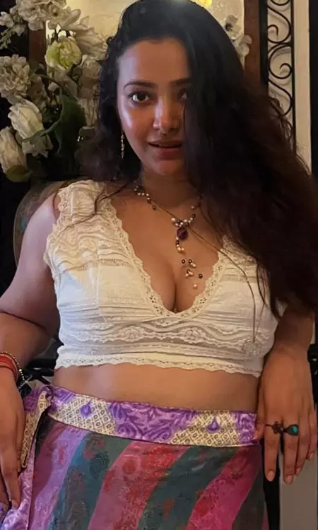 Ethnic Elegance – Shweta Basu Prasad Timeless Charm