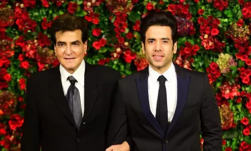 హాట్‌ టాపిక్‌.. స్టార్‌ నటుడి ఆస్తుల అమ్మకాలు