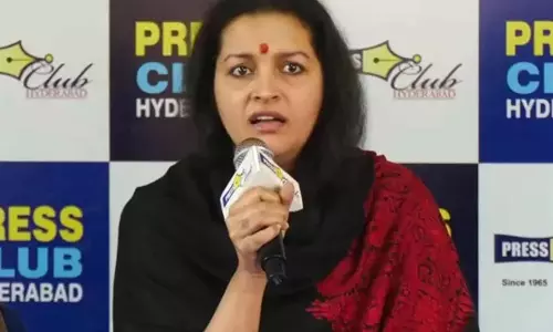 రఫ్ఫాడించిన రేణూ దేశాయ్...రాజకీయాలోకి వస్తున్నారా ?