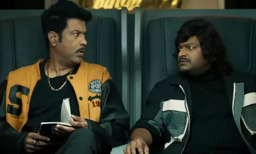 ఆ ఇద్దరి కమెడియన్స్ మధ్య టఫ్ ఫైట్..?