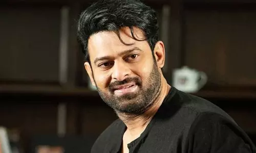షాకింగ్.. నాలుగు సెట్ల మధ్య ప్రభాస్ జగ్‌లింగ్!