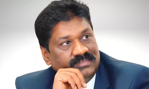 ఫుట్‌పాథ్‌పై చొక్కాల‌మ్మాడు.. నేడు 100కోట్ల సామ్రాజ్యానికి అధిప‌తి!