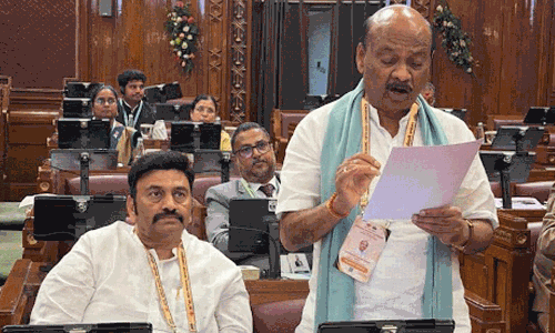 టీం 11పై అయ్యన్న ఆగ్రహం.. లక్నో వెళ్లినా వదలని స్పీకర్