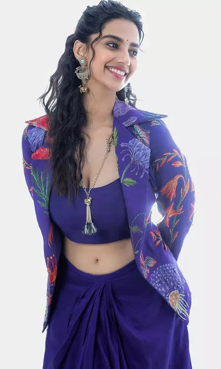 Meenakshi Chaudhary’s Purple Traditional Look