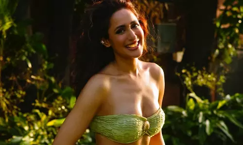 పచ్చని ప్రకృతిలో ప్రగ్యా జైస్వాల్…మాయ చేస్తోన్న ముద్దుగుమ్మ..!