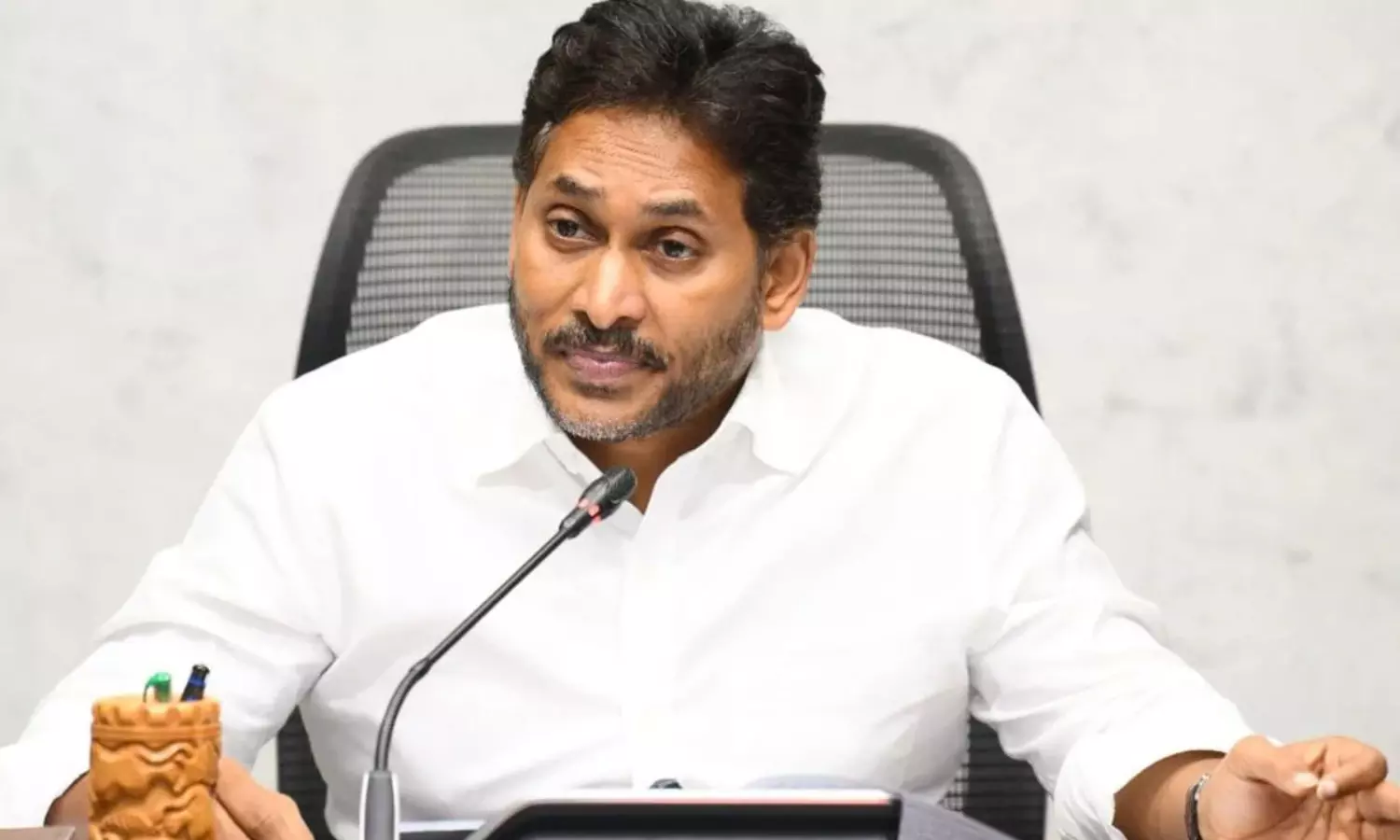 పొలిటికల్ ఈక్వేషన్స్ పక్కా...జగన్ అధికారం దక్కేనా ? పొలిటికల్ ఈక్వేషన్స్ పక్కా...జగన్ అధికారం దక్కేనా ?