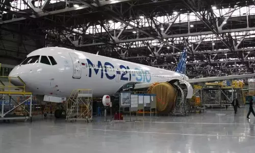 బోయింగ్.. ఎయిర్ బస్ లకు పోటీగా భారత్ లో రష్యా విమానాలు