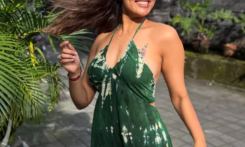 Divi Vadthya’s Effortless Elegance in Every Frame Divi Vadthya’s Effortless Elegance in Every Frame