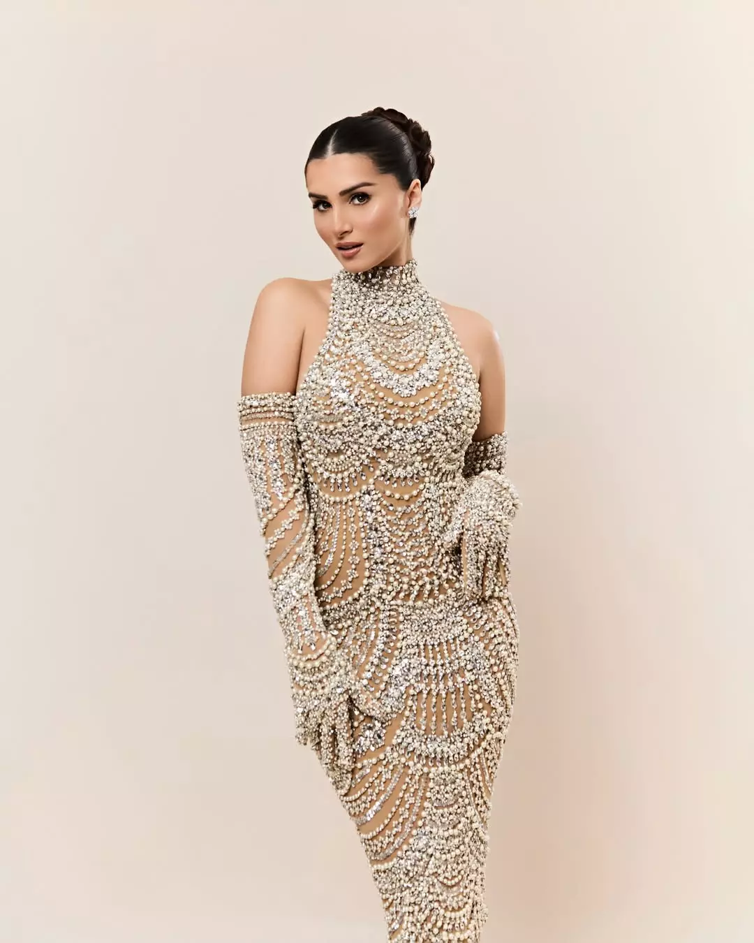 Tara Sutaria Brings Old Hollywood Grace in a Modern Look Tara Sutaria Brings Old Hollywood Grace in a Modern Look