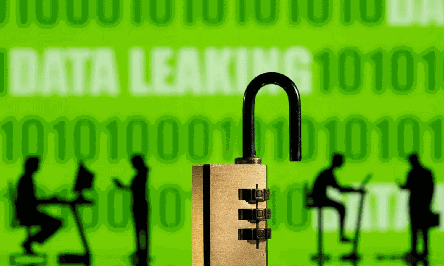 సోషల్ మీడియా యూజర్స్ కి బిగ్ అలెర్ట్.. 15 కోట్ల పాస్‌వర్డ్ లు లీక్.. ఆ కామన్ పాస్‌వర్డ్ చూసారా?