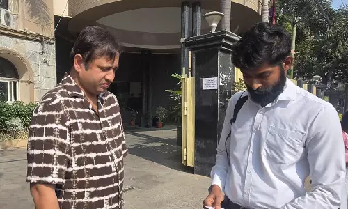 రాజాసాబ్.. అభిమానుల అతితో తలనొప్పులు!