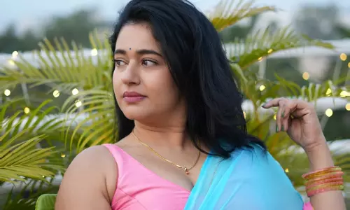 Poonam Bajwa Stuns in Vibrant Saree