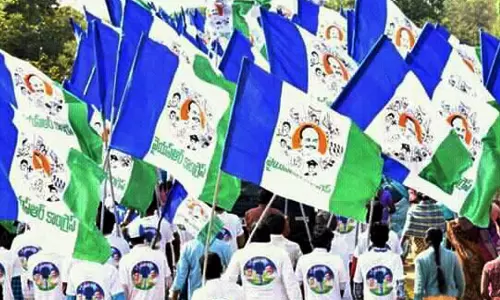 రాజీనామా బాట‌లో ఇద్ద‌రు వైసీపీ ఎమ్మెల్యేలు.. !