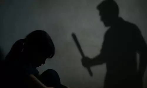 వీడేం నాన్న.. అంకెలు రాయలేదని కూతుర్ని నేలకేసి కొట్టి చంపాడు