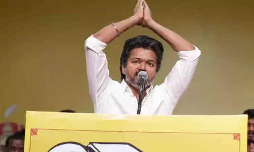 పొత్తులపై సంచలన ప్రకటన చేసిన విజయ్