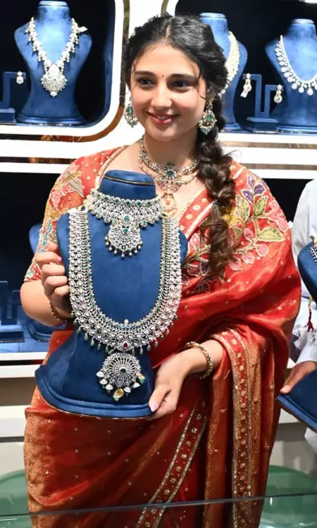 Actress Rithika Nayak Inaugurates Goyaz Silver Jewellery Showroom in Vijayanagaram