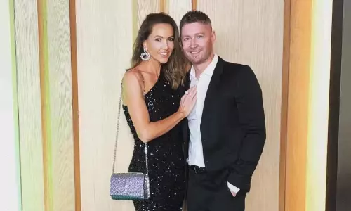 బ్రేక‌ప్: 600కోట్ల సంప‌ద‌లో 300 కోట్లు భార్య‌కు సెటిల్ చేసిన‌ క్రికెట‌ర్