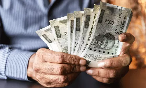 ఆ సిఫార్స్ చేస్తే  కేంద్ర ఉద్యోగుల జీతం మూడింతలు