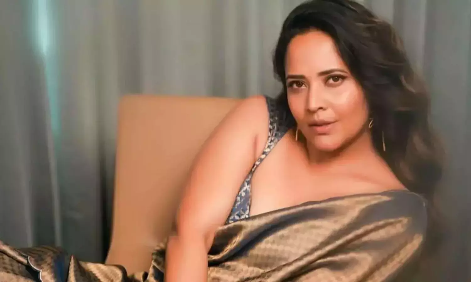 అనసూయ అంటే అంత అభిమానమా? నిజంగా గుడి కడతాడా?