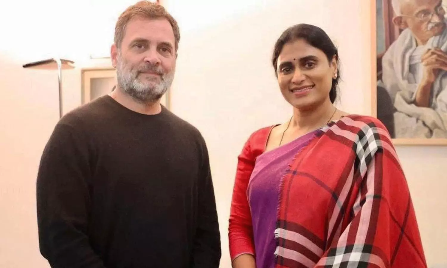 కాంగ్రెస్ గేరు మార్చే పనిలో షర్మిల...రాహుల్ ఓకే