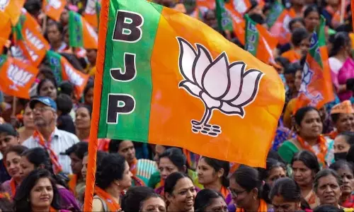 బీజేపీ మాస్టర్ ప్లాన్ - తెలంగాణాలో  జమిలి ఎన్నికలు