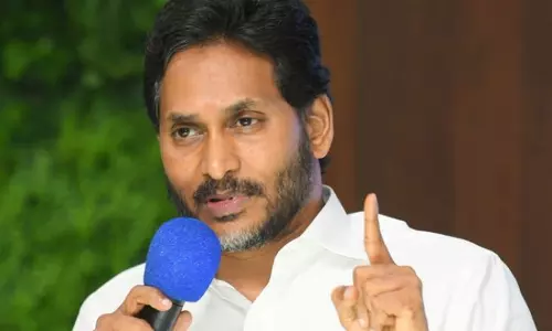పాత ప్లాన్ నే కొత్తగా అమలు చేసే పనిలో జగన్ పాత ప్లాన్ నే కొత్తగా అమలు చేసే పనిలో జగన్