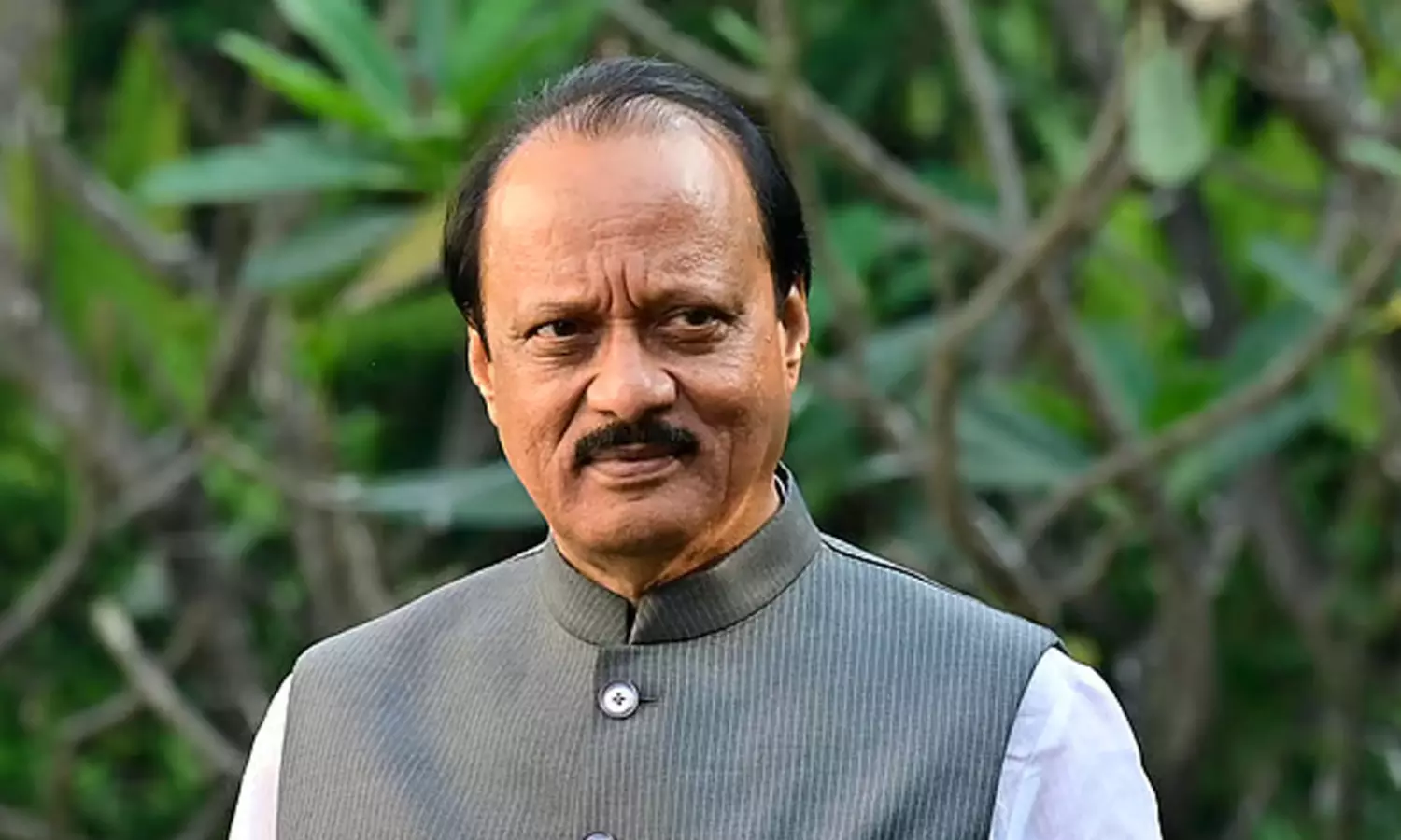 ప్ర‌జ‌ల కోసం.. ప్ర‌జ‌ల మ‌ధ్య‌.. అజిత్ ఓ శ‌కం!