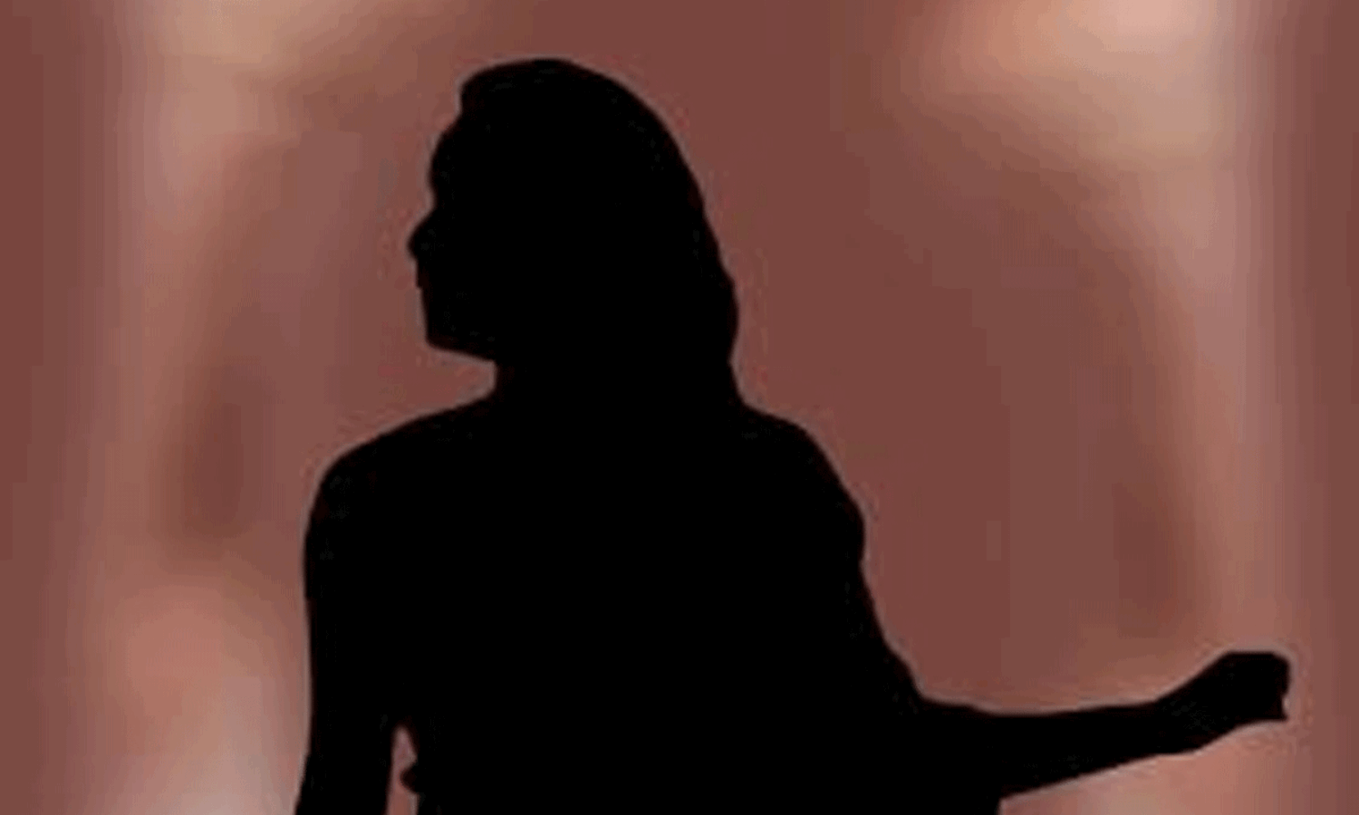 ఆ హీరోకి జోడీగా... హీరోయిన్ ప్రేమ పుకార్లకు చెక్? ఆ హీరోకి జోడీగా... హీరోయిన్ ప్రేమ పుకార్లకు చెక్?