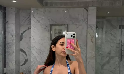 Helii Daruwala Casual Glamour And Morning Swim Vibes