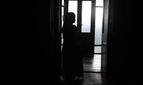 ప్రేమ పెళ్లికి అడ్డొస్తున్నారని.. దారుణానికి ఒడిగట్టిన కూతురు!