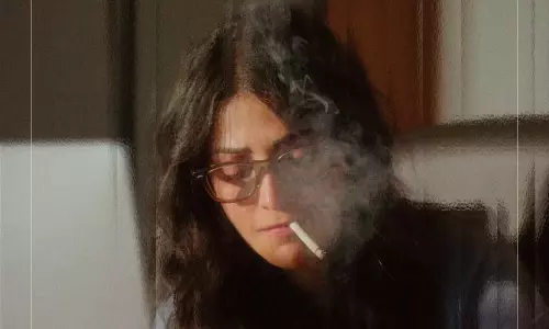 నోటిలో సిగరెట్ తో శృతి హాసన్ బర్త్ డే స్పెషల్ పోస్టర్!