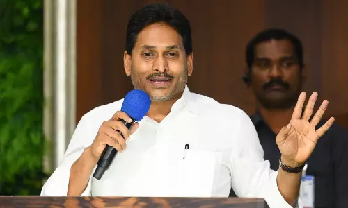 అది చంద్రబాబుకే సాధ్యం..జగన్ సెటైర్లు